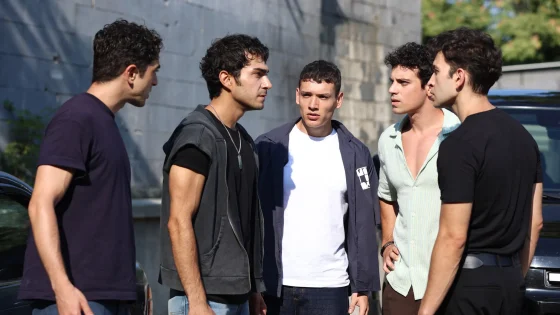 مسلسل إسطنبول رأساً على عقب الحلقة 12 قصة عشق